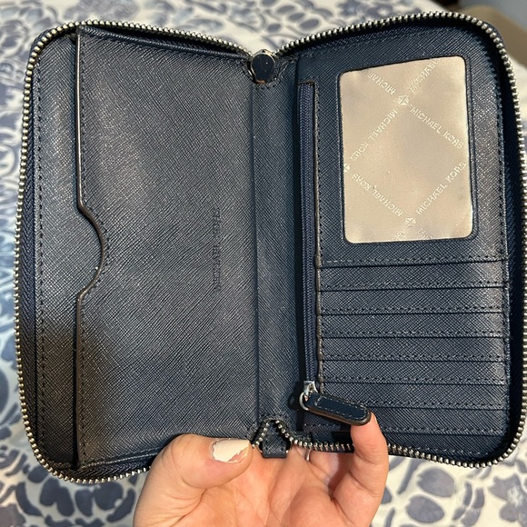 Navy blue Michael Kors handbag and wallet - Picture 10 of 10
